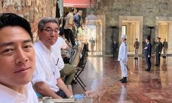 Japonya Savunma Bakanı Koizumi Anıtkabir'i Ziyaret Etti, İstanbul'da Balık Ekmek Keyfi Yaptı