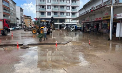 Kastamonu Cide'deki Sel Felaketine Hane Başına 10 Bin TL Destek Verildi