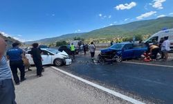 Kastamonu Hanönü'nde İki Otomobil Çarpıştı: 5 Yaralı