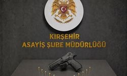 Kırşehir'de polis uygulamalarında çok sayıda silah ve uyuşturucu ele geçirildi