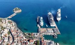 Kuşadası'nda Kruvaziyer Yoğunluğu: Aynı Gün 4 Gemi Limana Yanaştı