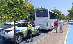 Manavgat'ta Otel Servisine Çarpan Motosikletli Yaralandı