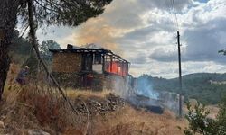 Manisa'da Ahır Yangını Ormana Sıçradı, Hızlı Müdahale ile Kontrol Altına Alındı