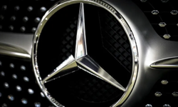 Mercedes-Benz'in Çalışma Süresi Artışı Almanya'da İşçi Tepkisiyle Karşılaştı