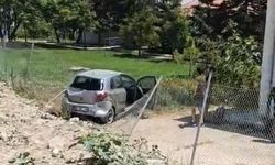Mersin'de Zincirleme Trafik Kazasında Otomobil Araştırma Enstitüsü Bahçesine Düştü