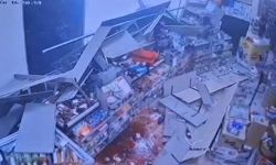 Milas'ta kontrolden çıkan otomobil markete daldı, vatandaşlar büyük panik yaşadı
