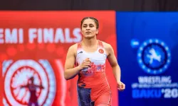 Milli Güreşçi Özdenur Özmez 17 Yaş Altı Dünya Şampiyonu Oldu