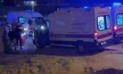 Nizip'te yol çalışması alanındaki çukura düşen otomobilde 3 kişi yaralandı