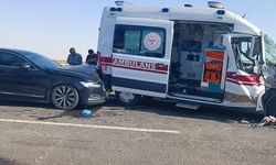Nusaybin'de Zincirleme Kaza: Ambulans, Tır ve Otomobil Çarpıştı