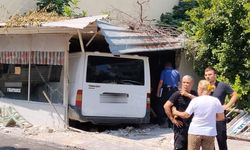 Osmaniye'de Minibüs Kıraathaneye Girdi: 1 Ölü, 3 Yaralı