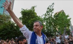Özgür Özel'in Yeni Parti Kuruluşunda Kritik Gün: 'Yeni Parti' ve 'Değişim Partisi' İsimleri Masada
