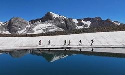 Tunceli Mercan Vadisi'nde Temmuzda Buzul Göller ve Eşsiz Doğa Manzarası