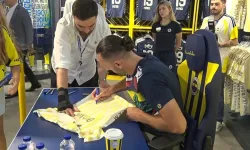 Vedat Muriqi, Fenerbahçeli Taraftarlarla İmza Gününde Buluştu