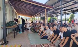 Yalova'da Elektrik Çarpması Sonrası Ölen Baba ve Oğlu Kocaeli'de Defnedildi