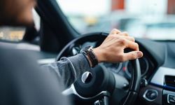 Yargıtay'dan Trafikte Israrlı Selektör Kullanımına Hapis Cezası