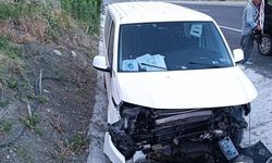 Adıyaman'da Menfeze Çarpan Araç Sürücüsü Yaralandı