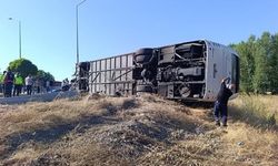 Afyonkarahisar'da yolcu otobüsü devrildi: 22 kişi yaralandı