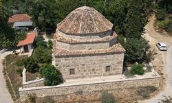 Aksu'daki 200 Yıllık Ağalar Camii'nde Roma Dönemine Ait Yazıtlar Ortaya Çıktı