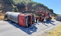 Alaşehir-Eşme Yolunda Devrilen Tanker Ulaşımı Aksattı