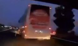 Aniden Şerit Değiştiren Otobüsün Neden Olduğu Kaza Kameraya Yansıdı