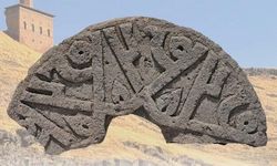 Bakan Ersoy duyurdu: Ani Ören Yeri'nde bulundu! 'HZ. Muhammed' ismi 6 kez tekrarlanıyor!