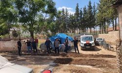 Batan Gemideki Demir Kardeşlerin Aileleri Reyhanlı'da Haber Bekliyor