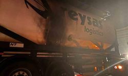 Bilecik Osmaneli'de Seyir Halindeki Tırın Dorsesinde Yangın Çıktı