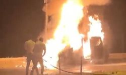 Bingöl'de Seyir Halindeki Hafif Ticari Araç Alev Aldı