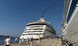 Bodrum Limanı'na 2 Kruvaziyer Gemisi Yanaştı, 1144 Turist İlçeyi Gezdi