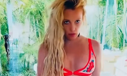 Britney Spears Üstsüz Dans Videosu ve Evdeki İlginç Anlarla Sosyal Medyada Gündem Oldu