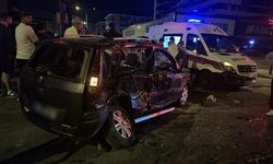 Bursa Yıldırım'da İki Otomobilin Çarpıştığı Kazada 7 Kişi Yaralandı