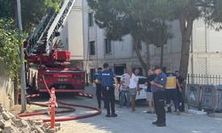 Büyükçekmece'de 4 Katlı Binanın Çatısında Yangın: 1 Kişi Yaralandı