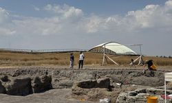 Çatalhöyük'te M.Ö. 6000 Yıllarına Ait Ölüler Evi ve Bebek İskeletleri Bulundu