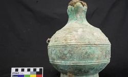 Çin'de 2 Bin 200 Yıllık Bronz Şişede Korunmuş Antik Bira Bulundu