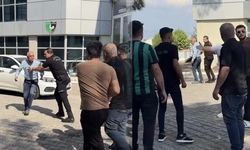 Denizlispor yeni sezonda kadro kuramayınca taraftarlar tesisi bastı