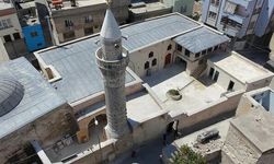 Depremde hasar gören iki tarihî cami Mevlid Kandili'nde yeniden ibadete açılıyor