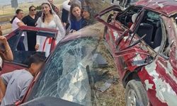 Düğün Konvoyunda Trafik Kazası: 2 Ölü, 4 Yaralı