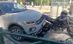 Eskişehir'de Yayalara Yol Veren Motosikletliye Otomobil Çarptı