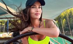 Fahriye Evcen'in Bodrum Tatilinde Göz Kamaştıran Minik Çantası ve Fiyatı