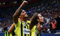 Fenerbahçe Lyon'u Deplasmanda 2-1 Yenerek Şampiyonlar Ligi Grubuna Yükseldi