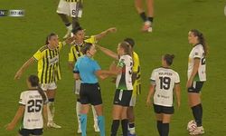 Fenerbahçe'nin Kadınlar Şampiyonlar Ligi Maçında Hakem Hatası Maçı Etkiledi