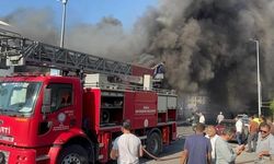 Fethiye'de Ayakkabı Mağazasında Çıkan Yangın Kontrol Altına Alındı