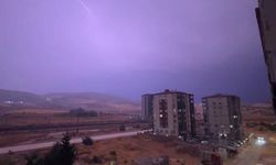 Gaziantep'te Geceyi Aydınlatan Şimşek Fırtınası Etkili Oldu