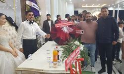 Gaziantep'teki Düğünde Gelin ve Damada Otomobil Lastiği Hediyesi Verildi