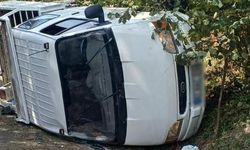 Giresun'da fındık işçilerini taşıyan kamyonet devrildi: 14 yaralı