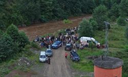 Giresun'da selde kaybolan anne ve kızını arama çalışmaları havadan sürüyor