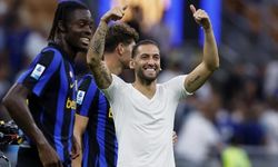 Hakan Çalhanoğlu iki maçta attığı muhteşem gollerle dikkat çekti
