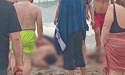 İnkumu Sahilinde Boğulma Tehlikesi Geçiren 10 Kişi Cankurtaranlar Tarafından Kurtarıldı