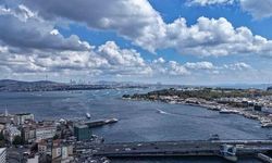 İstanbul'da Sıcaklık 8 Derece Düştü, Bulutların Tarihi Yarımadadaki Geçişi Görüntülendi