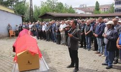 İzmir'deki Trafik Kazasında Ölen Gurbetçi Çift Sivas'ta Toprağa Verildi